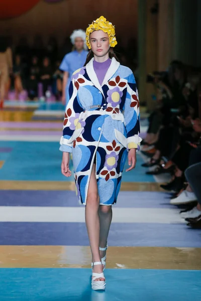 Look 12